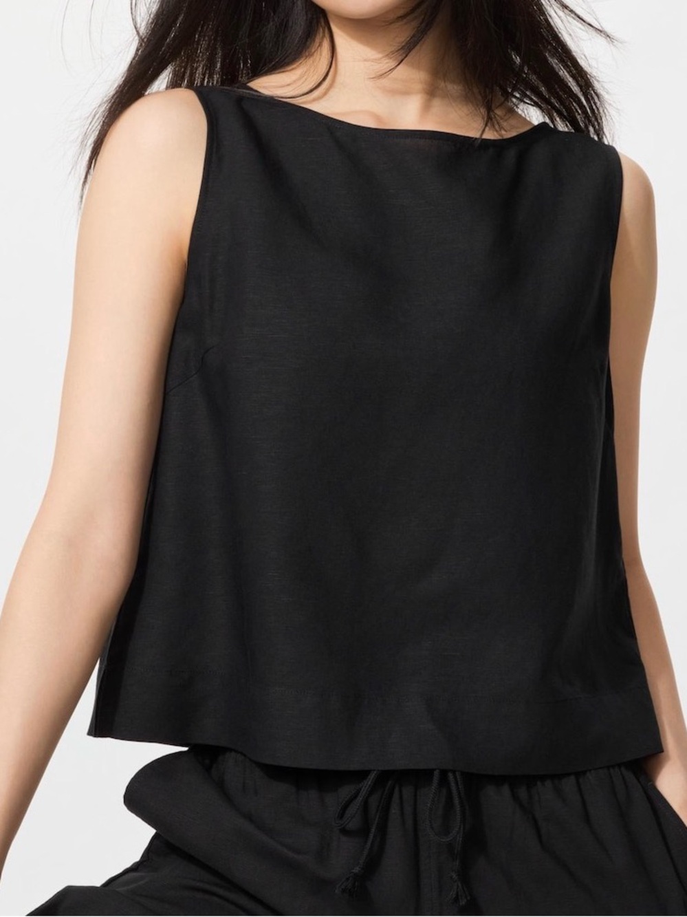 Uniqlo Black Sleeveless Boatneck Tank